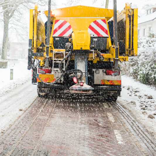 When to Call in the Pros: Snow Maintenance for Businesses and Homes